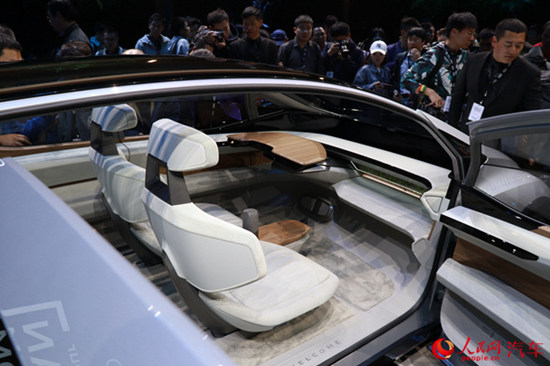 奥迪AI:ME概念车上海全球首发展现未来出行愿景